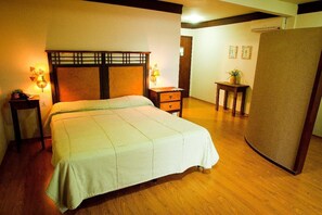 Classic-Zimmer | Minibar, Zimmersafe, individuell dekoriert, Schreibtisch