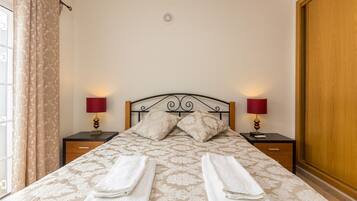 3 habitaciones, tabla de planchar con plancha y wifi gratis