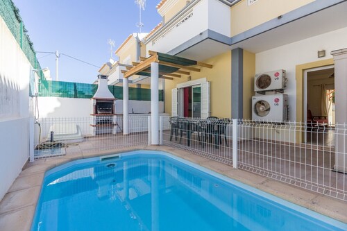 3 Schlafzimmer Villa mit privatem Pool by AlgarveManta (25V3)