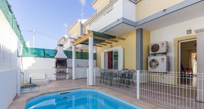 3 Schlafzimmer Villa mit privatem Pool by AlgarveManta (25V3)