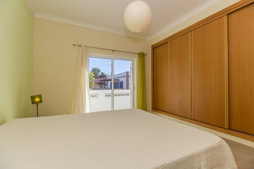 3 bedroom villa with private pool and Wi-Fi by AlgarveManta (25V3)
