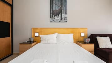 3 bedrooms, iron/ironing board, free WiFi, bed sheets