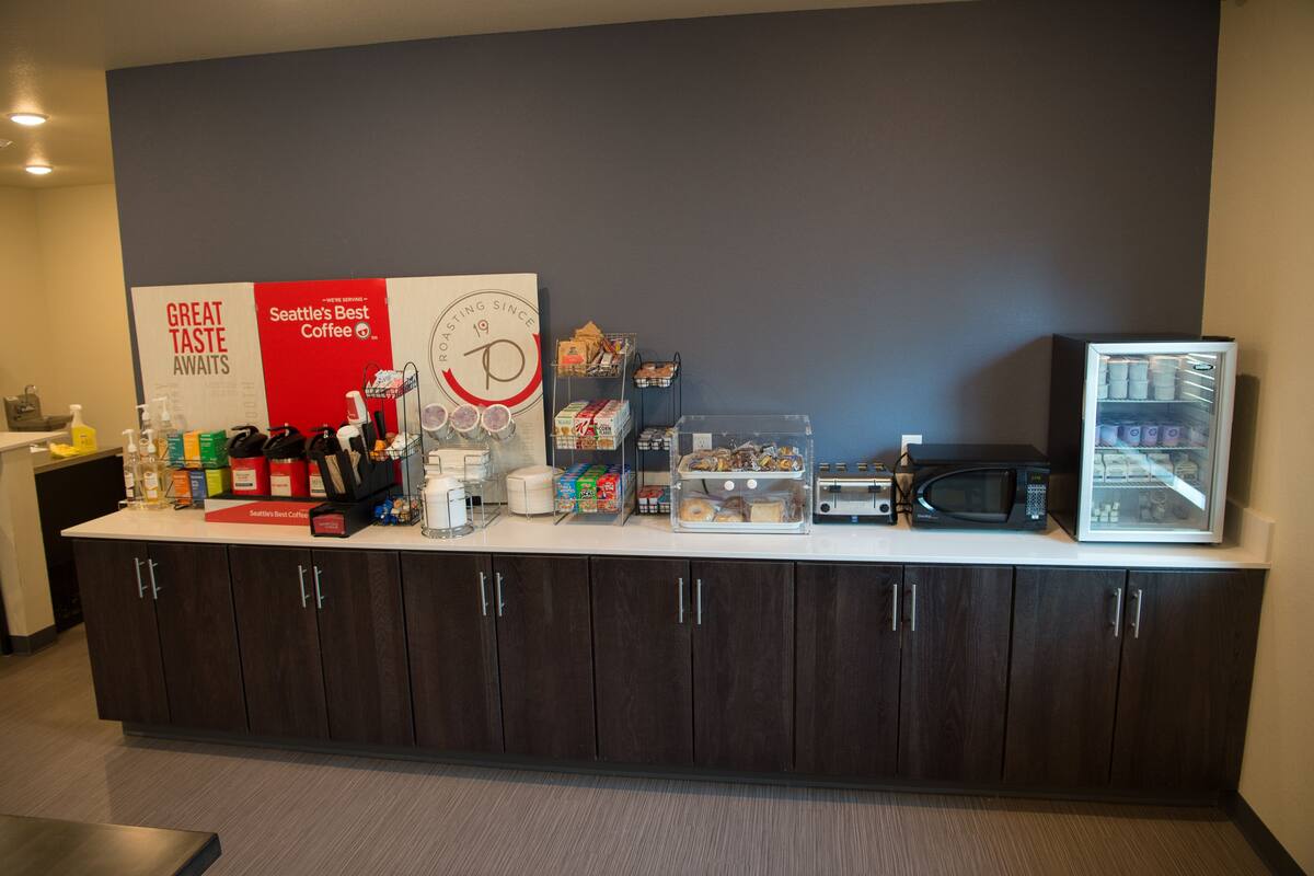 free daily self-service breakfast