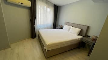 Minibar, desk, soundproofing, iron/ironing board