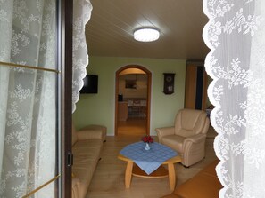 Smart-TV, Videospiele, DVD-Player, Bücher
