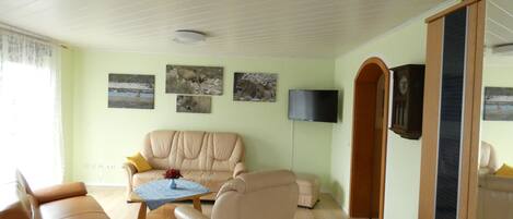 Smart-TV, Videospiele, DVD-Player, Bücher