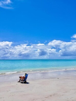 Beach nearby, white sand - Zuri Pousada Maragogi (Maragogi)