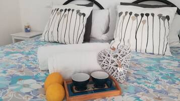 1 bedroom, in-room safe, free WiFi, bed sheets