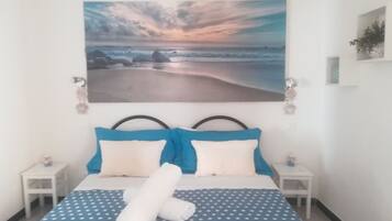 1 bedroom, in-room safe, free WiFi, bed sheets