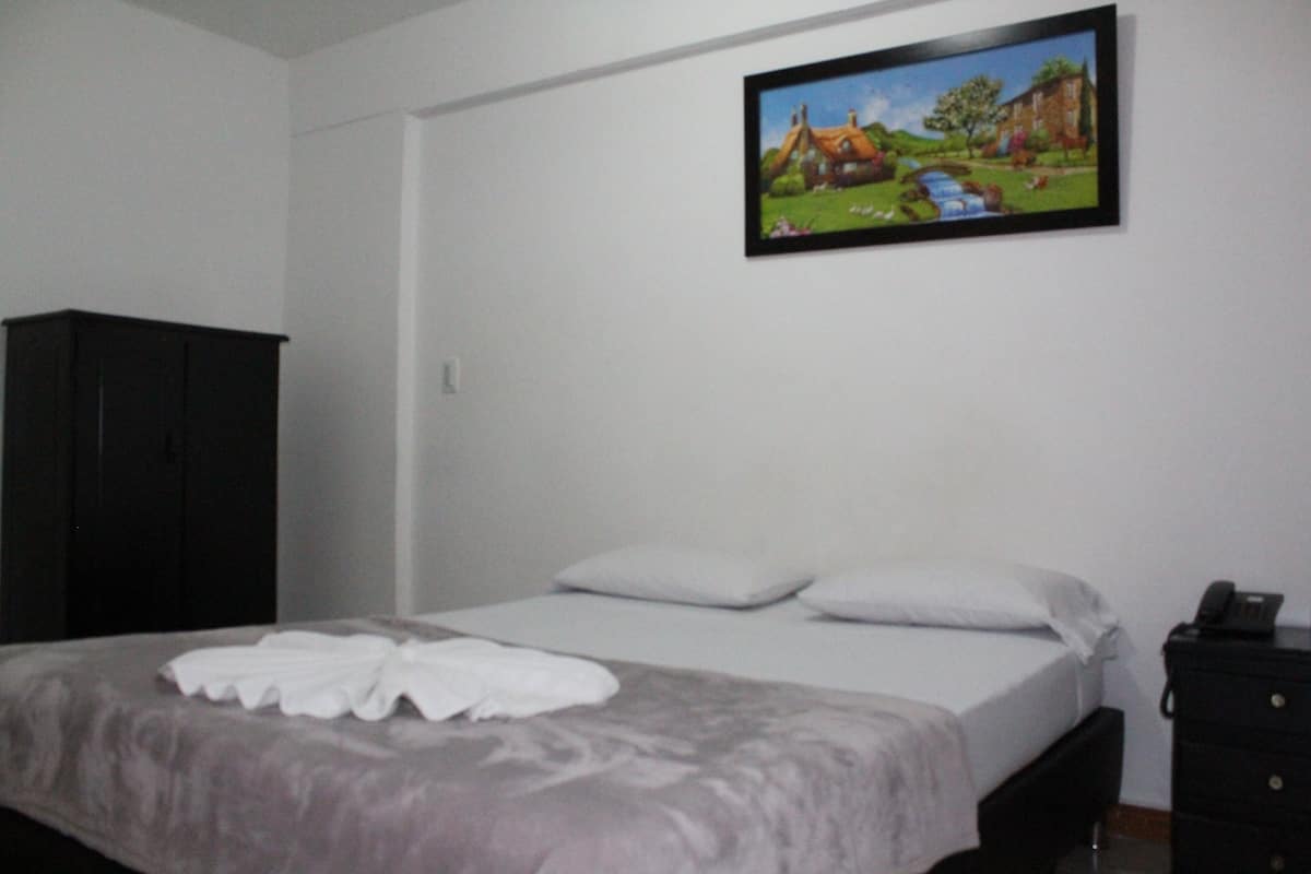 Habitación doble económica | Wifi gratis