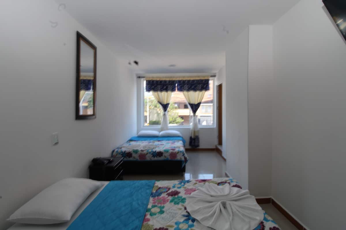 Habitación triple económica | Wifi gratis