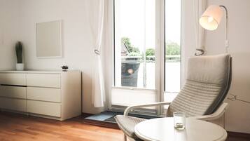 Classic Apartment, 1 Queen Bed with Sofa bed, Balcony, Garden View