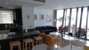 Unclassified image, 3 of 10, button - WaterFront wat01 (Dakar)