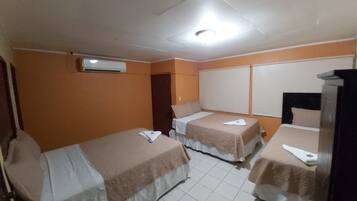 Triple Room | Free WiFi, bed sheets