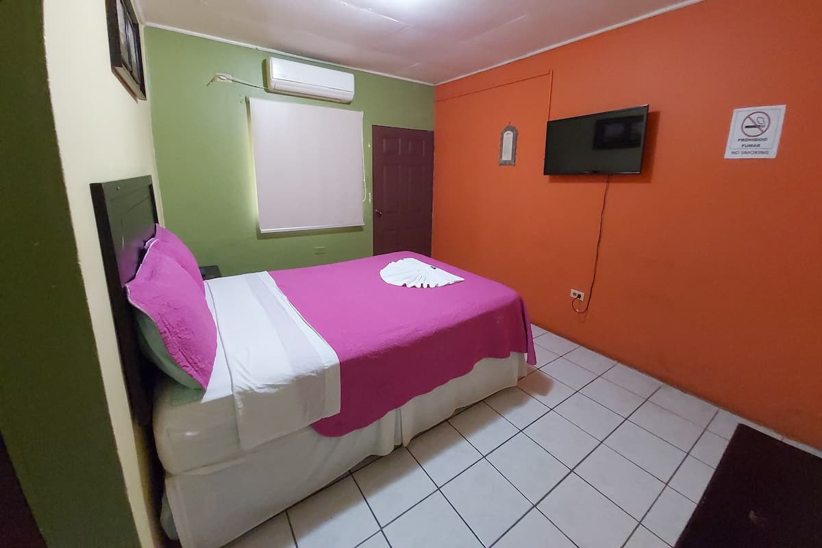 Economy Single Room | WiFi (free), bed sheets