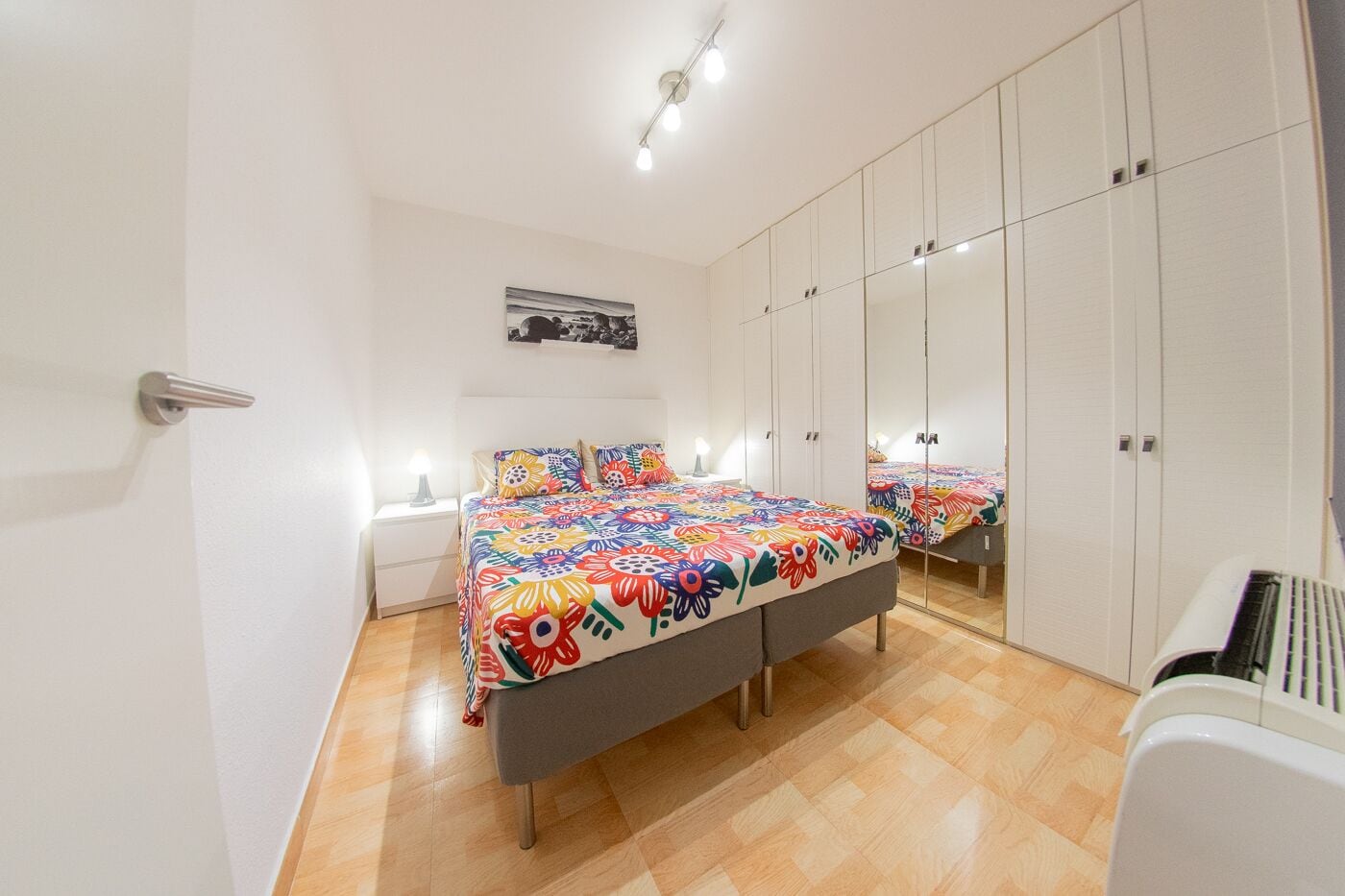 3 bedrooms, iron/ironing board, travel cot, free WiFi