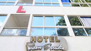 Exterior - Hotel Porton Estadio (Medellín)