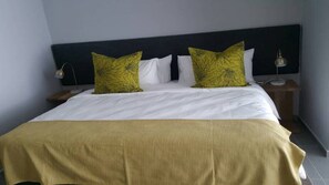 1 bedroom, in-room safe, iron/ironing board, WiFi