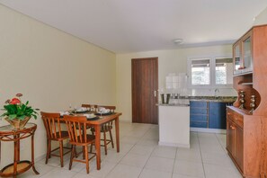 Appartement Deluxe, 2 chambres | Coin séjour