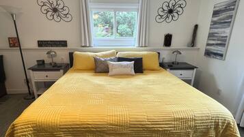 2 bedrooms, in-room safe, desk, iron/ironing board