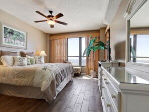 2 bedrooms, in-room safe, iron/ironing board, free WiFi - Seachase 903E - RELAX to Stunning Views from this Beautiful Beachfront Condo! (Orange Beach)