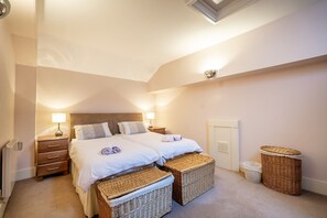 2 habitaciones, tabla de planchar con plancha, internet y ropa de cama 