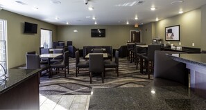 Free daily buffet breakfast  - Cobblestone Inn & Suites - Brookville (Brookville)