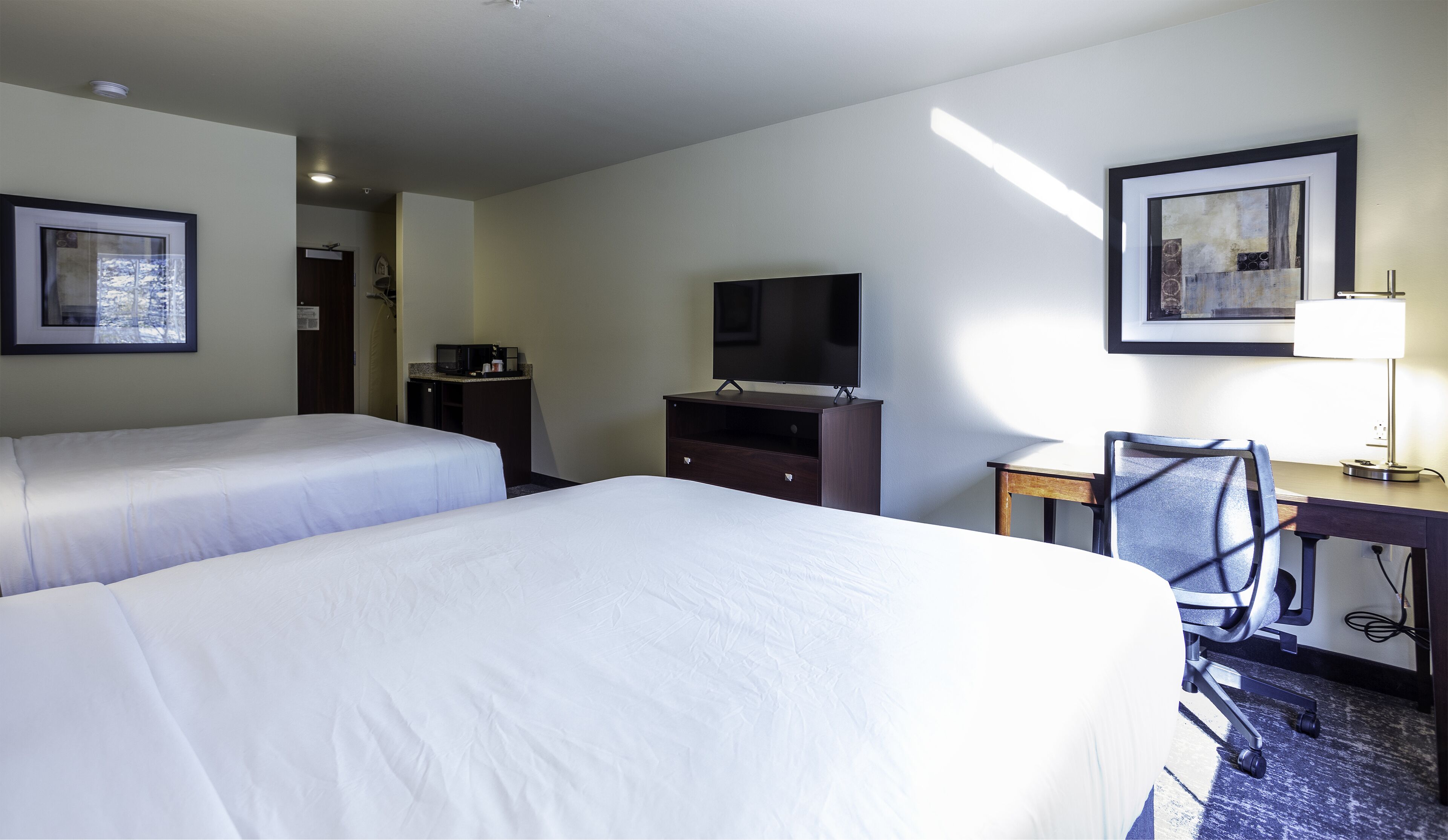 in-room safe, desk, laptop workspace, iron/ironing board