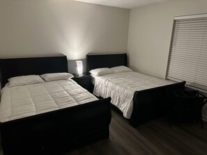 4 bedrooms, desk, iron/ironing board, WiFi