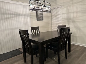 Dining - MIMI MANSION ...SPACE GALORE!!.. 16 SLEEPS IN LUXURIOUS  COMFORT FOR LESS  (Decatur)