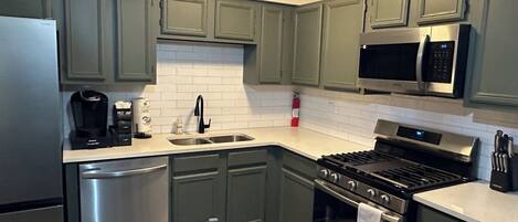 Frigorífic, microones, forn i placa de cuina