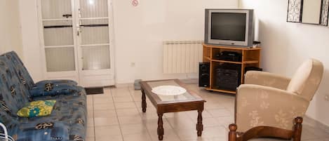 Fernseher, Stereoanlage