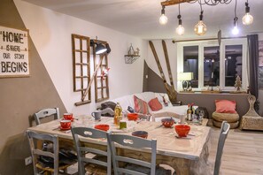 Dining - Homerez - Apt in Orcières – Mtn View. (Orcières)
