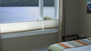 Standard Room, 1 Queen Bed, Private Bathroom, Bay View | Desk, laptop workspace, blackout drapes, iron/ironing board