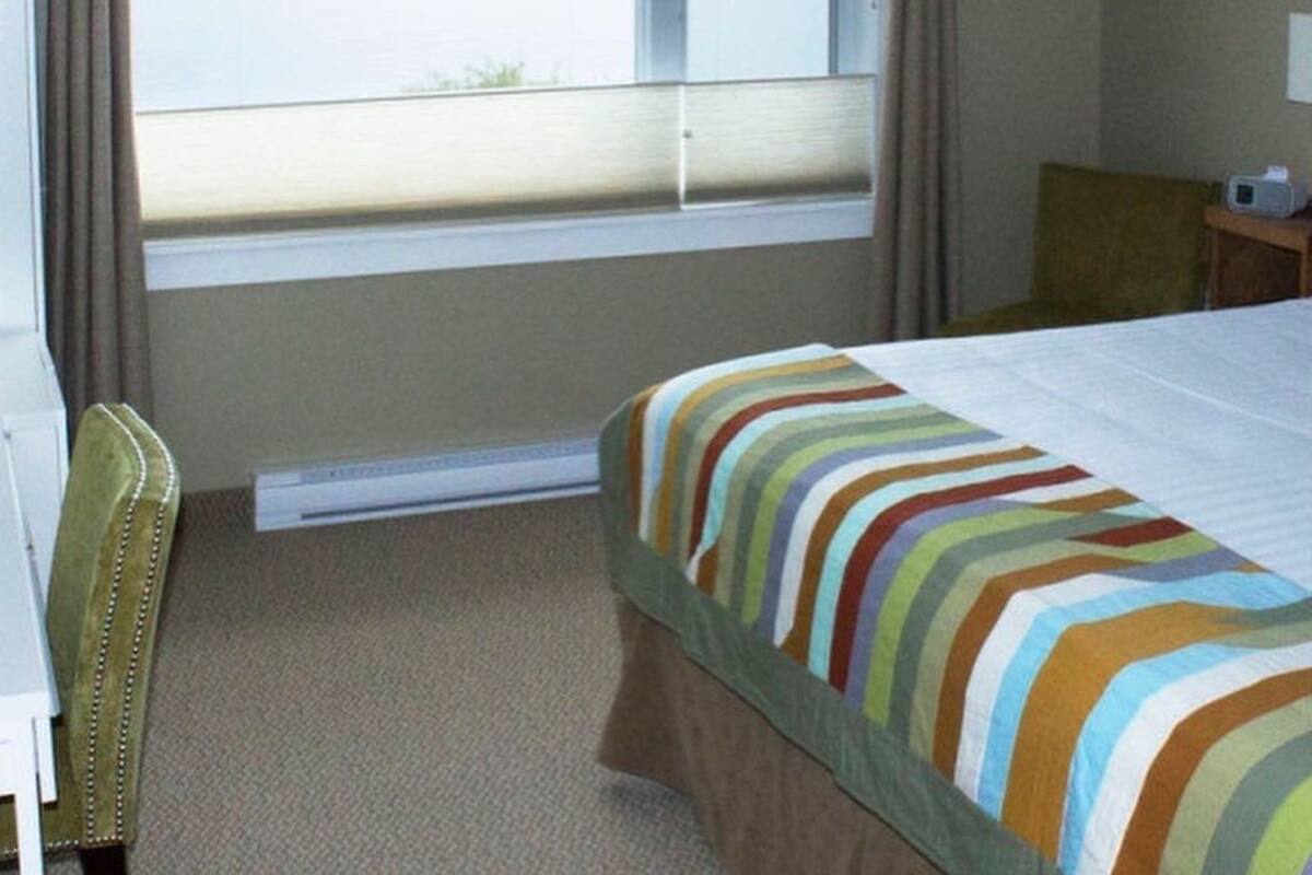 Standard Room, 1 King Bed, Private Bathroom, Bay View