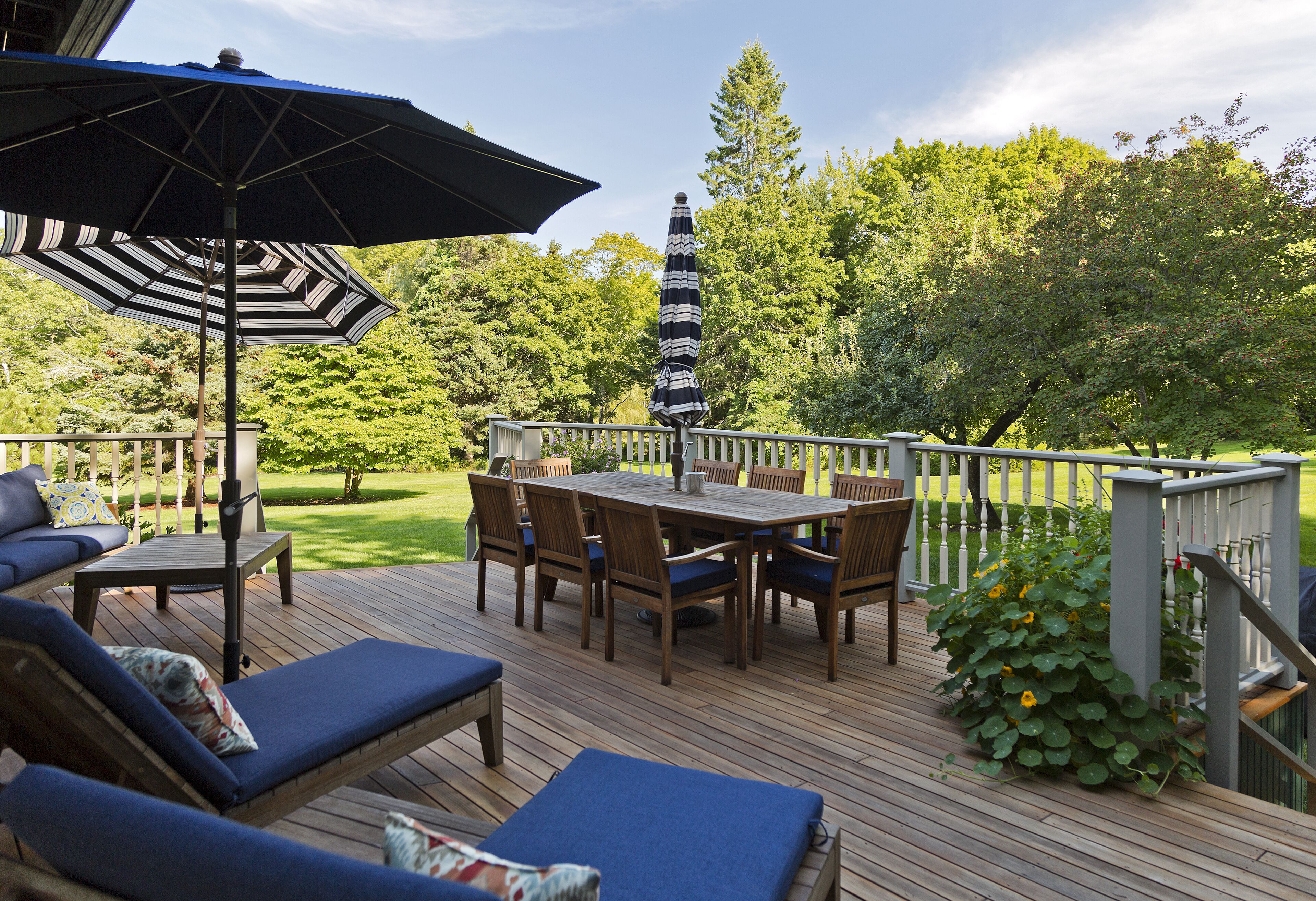 Tranquility Gate House on beautiful estate on Frenchman's Bay