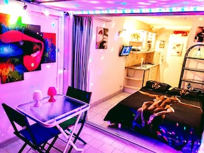1 chambre, fer et planche Ă repasser, Wi-Fi gratuit, draps fournis