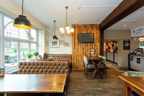 Restaurant - Southern Cross  (Watford)