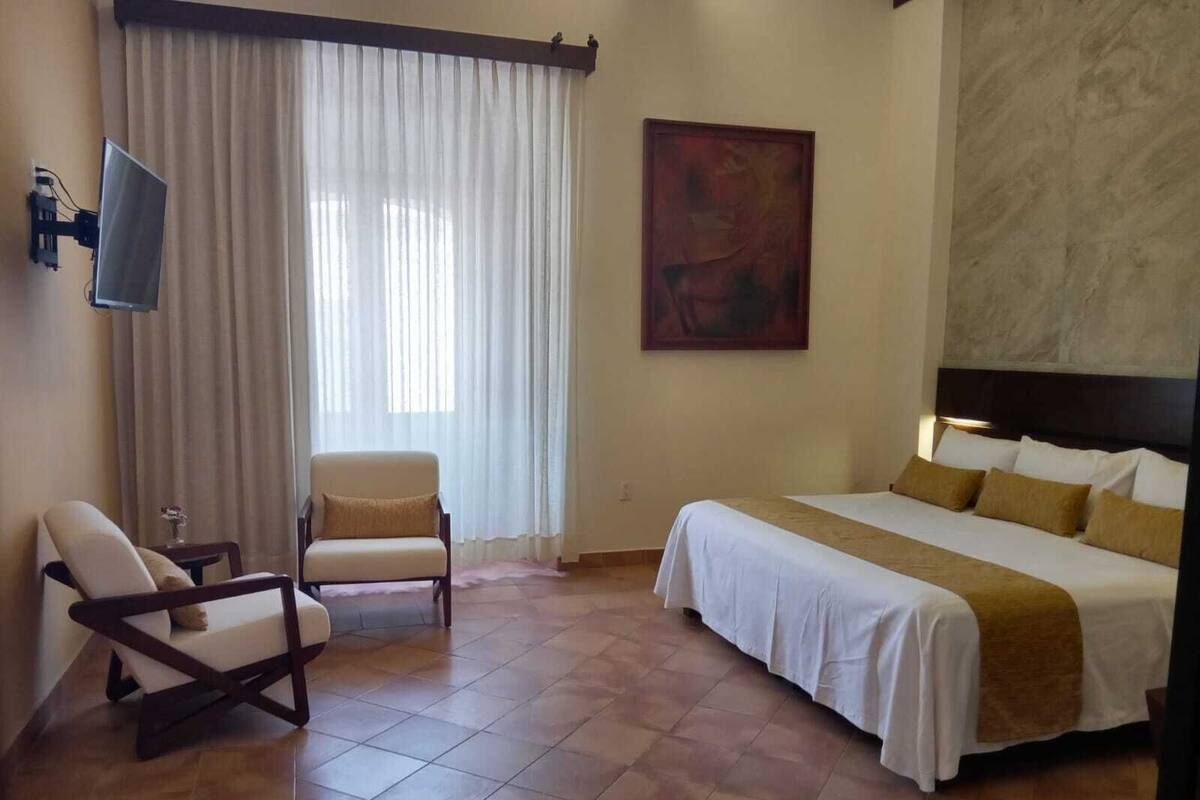 Deluxe-Zimmer, 1 King-Bett, Balkon, Stadtblick