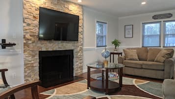 Télévision, cheminée