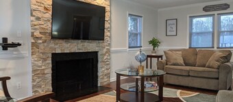 Lakeview Five Bedrooms Cape Cod Near Quantico and Historic Fredericksburg