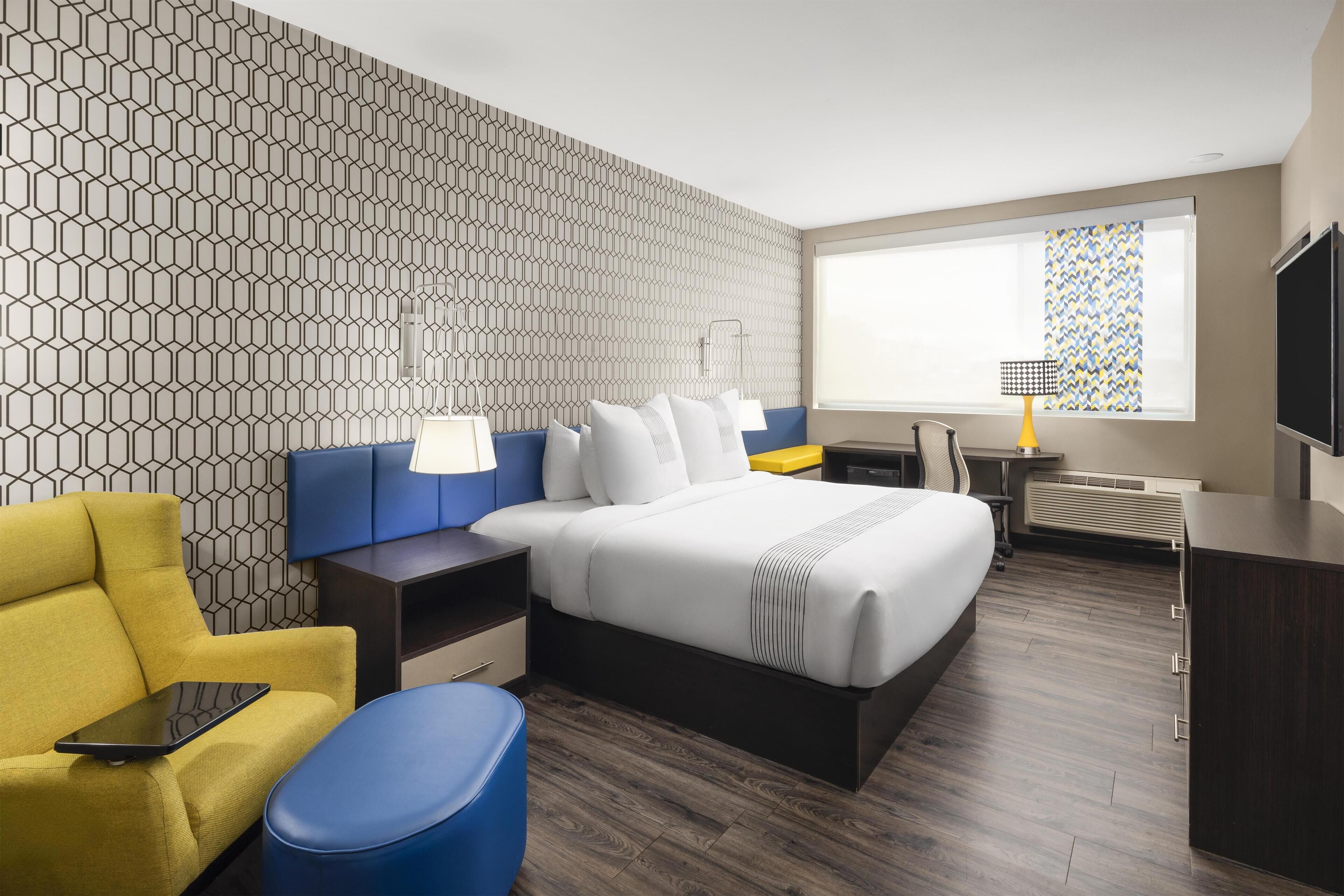 Standard Room, 1 King Bed, Accessible, Refrigerator | Premium bedding, pillow-top beds, laptop workspace, blackout curtains