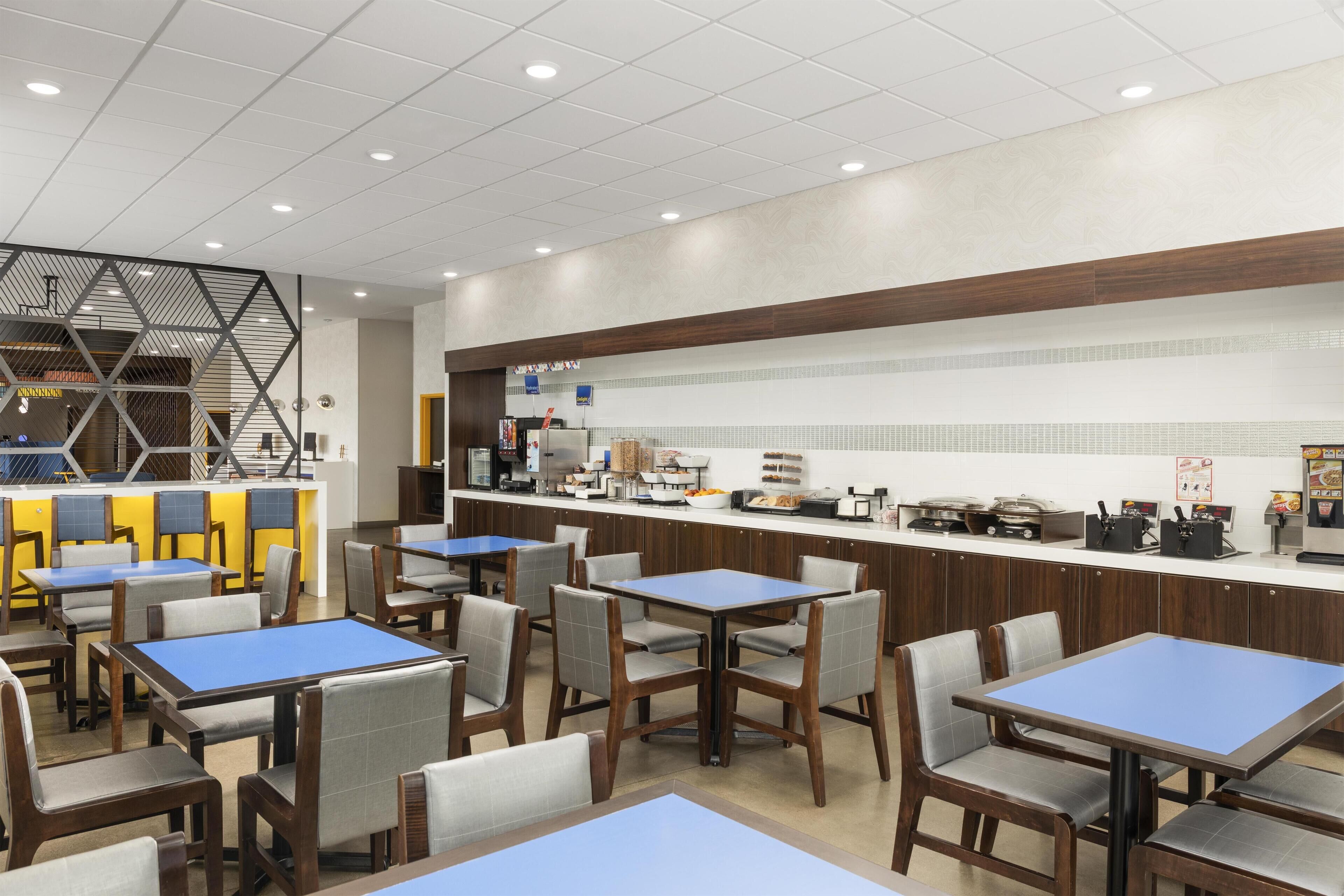 Free daily continental breakfast 