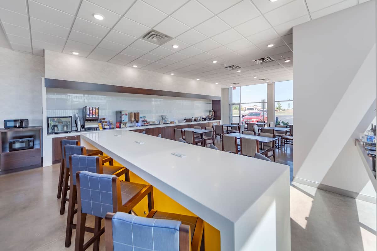 free daily continental breakfast