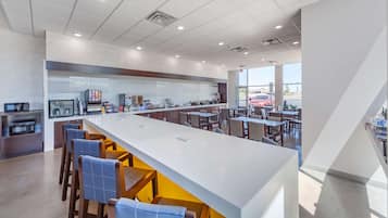 Free daily continental breakfast