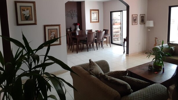 40-inch plasma TV with cable channels, TV - Casa Sur (Tegucigalpa)