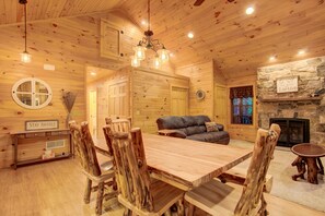 Dining - Bear Paw Lodge = Center Of Nature@God's Creation#Campfire+Fun&Trails (Milroy)