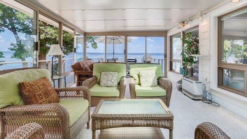 Phil's Paradise at Perry Point: Pet Friendly + Seneca Lake Wine Trail Retreat!