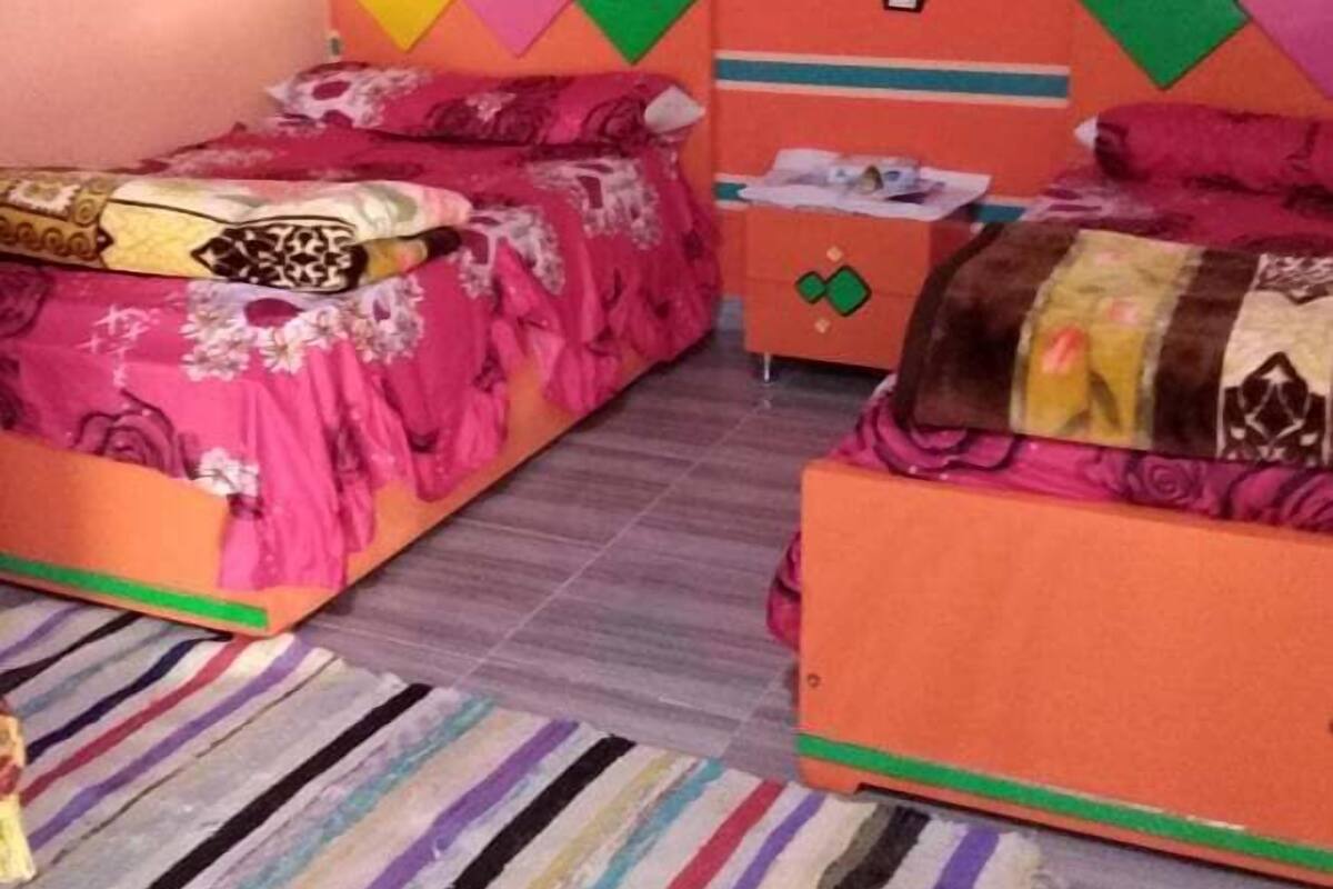 Individually decorated, bed sheets