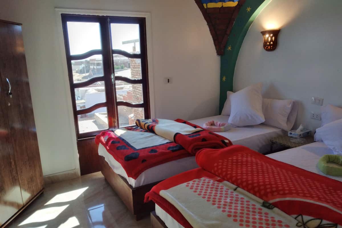 2 habitaciones, decoración personalizada y ropa de cama